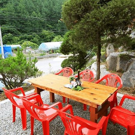 Hongcheon Flowering Hill Pension Экстерьер фото