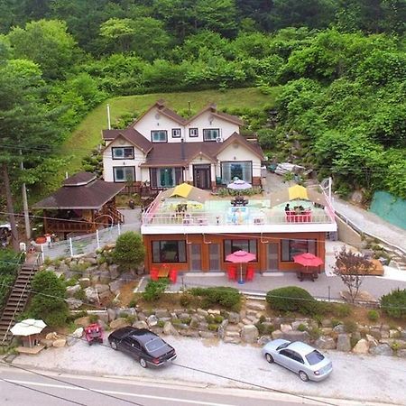 Hongcheon Flowering Hill Pension Экстерьер фото