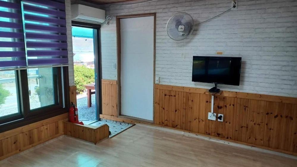 Hongcheon Flowering Hill Pension Экстерьер фото